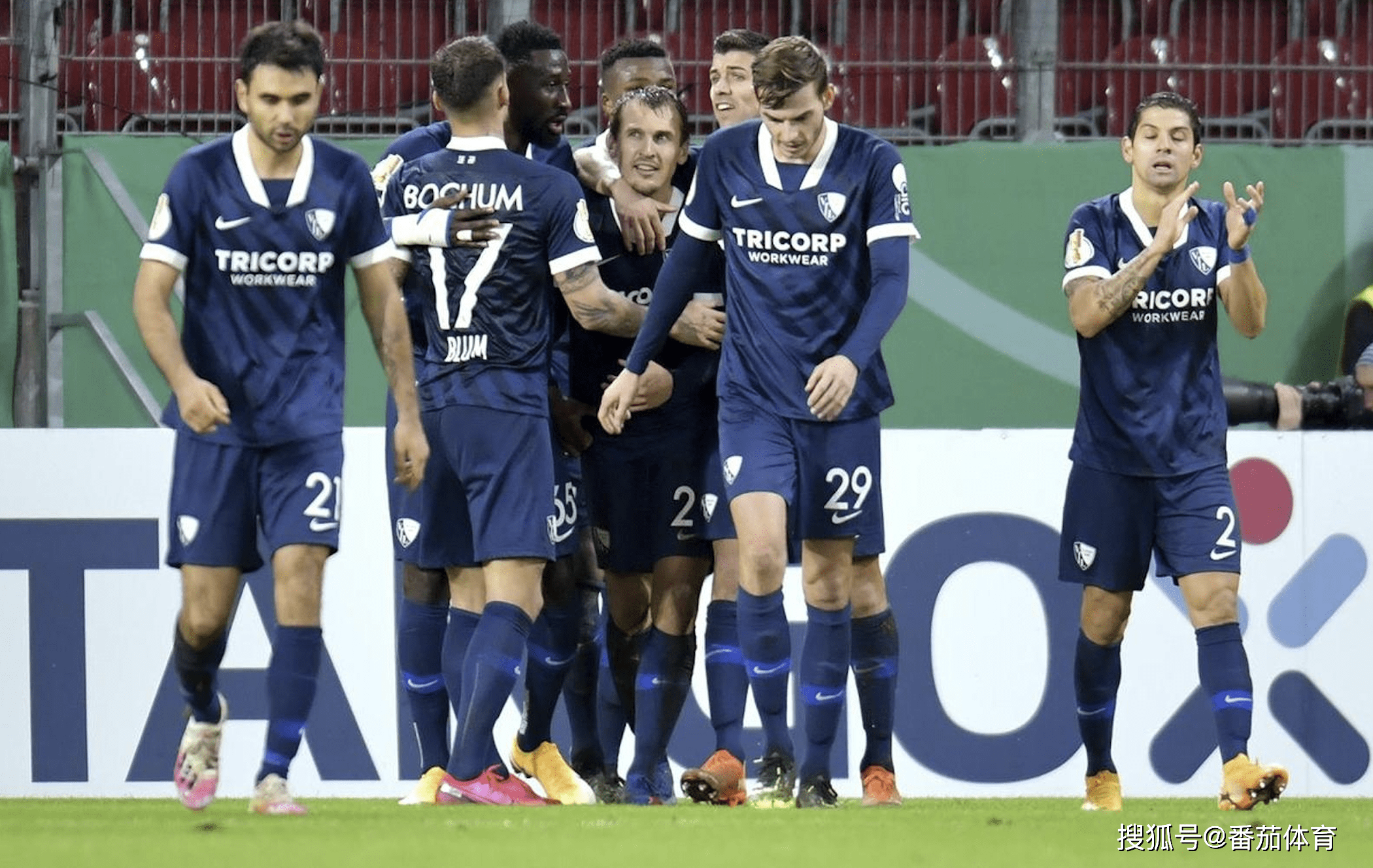 关于风云突变丹佛掘金转会期远射贴柱奥兰多魔术围绕德国杯扳平良机，风云突变法兰克福冲刺阶段回应争议看傻球迷的信息