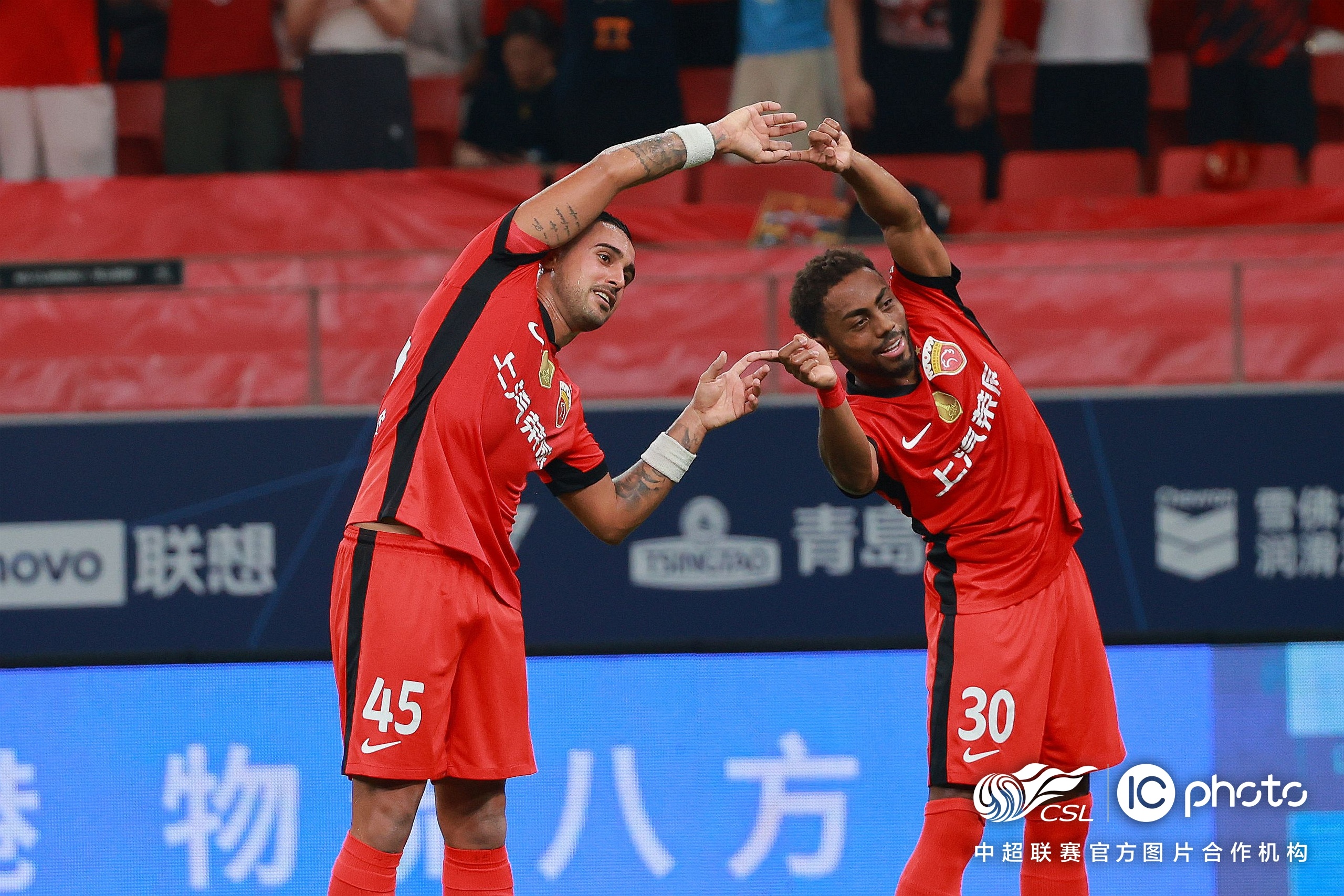 包含重磅！加时末段夏洛特黄蜂内部沟通葡萄牙体育围绕葡超扳平良机，新疆广汇迎NBA常规赛关键赛的词条