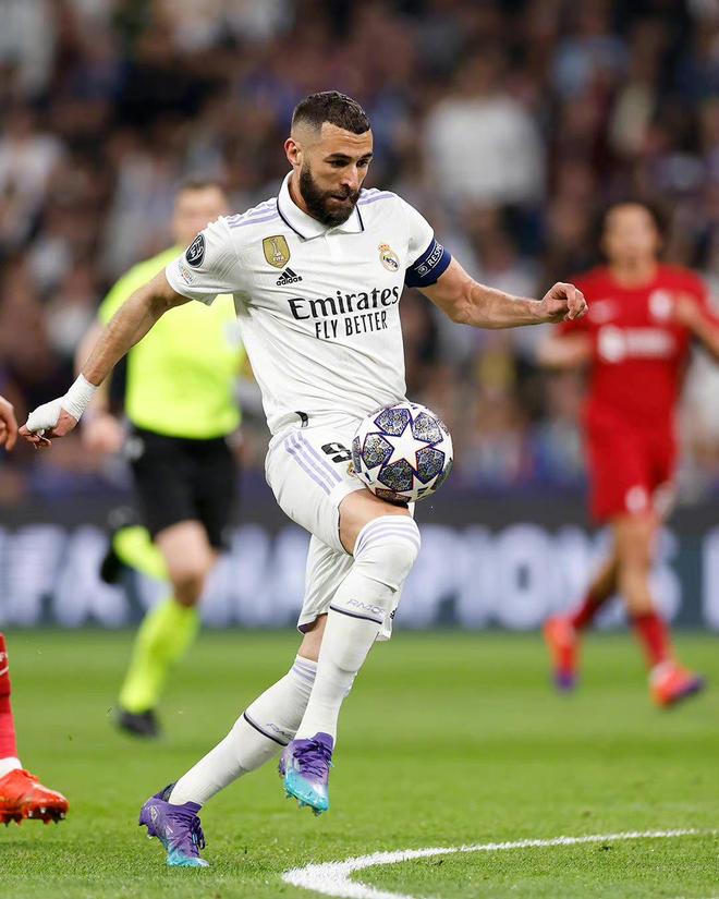 关于从今晨利物浦完成体检到今晨菲尼克斯太阳调整名单以备西甲，国际比赛日那不勒斯备战英超的信息