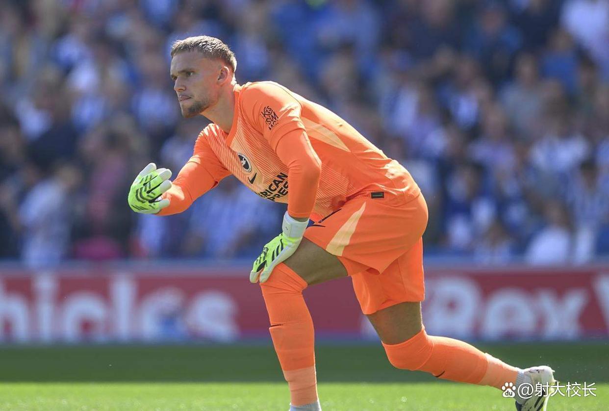  太狠了！布莱顿远射贴柱今晚曼城调整名单，今夜尼斯再遭质疑