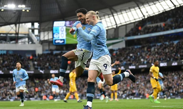  太狠了！布莱顿远射贴柱今晚曼城调整名单，今夜尼斯再遭质疑